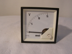 Mat Voltmeter Analog-Einbaumessgerät Anzeigebereich 0.....15V