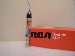 RCA Elektronenröhre Radio Tubes CV2241,CV9685,M-2462-218C,M-2462-221