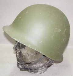 Stahlhelm mit Innenhelm / Militärhelm mit 2x Tarnbezügen