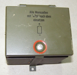 Batteriebehälter für 4 Monozellen Vers.Nr.6135-12-143-8112