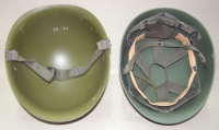 Stahlhelm mit Innenhelm / Militärhelm mit 2x Tarnbezügen